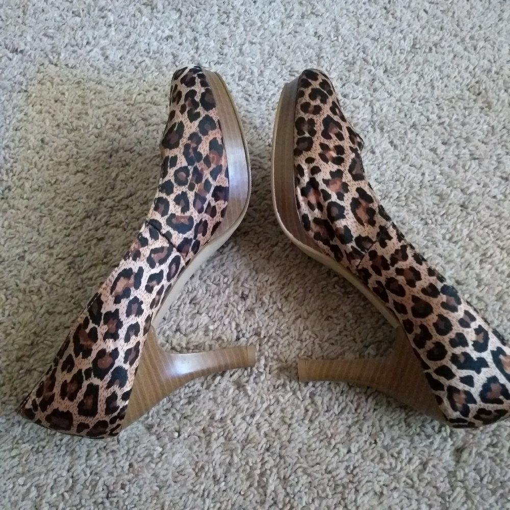 Leopard Heels - Picture 4 of 4